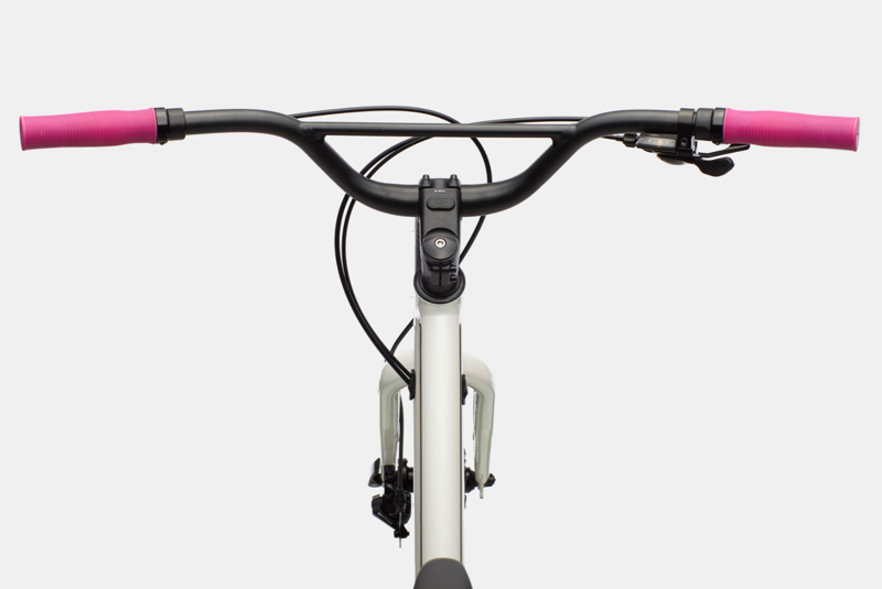  Cannondale Treadwell 3 Remixte Hybrid Bike in White-4